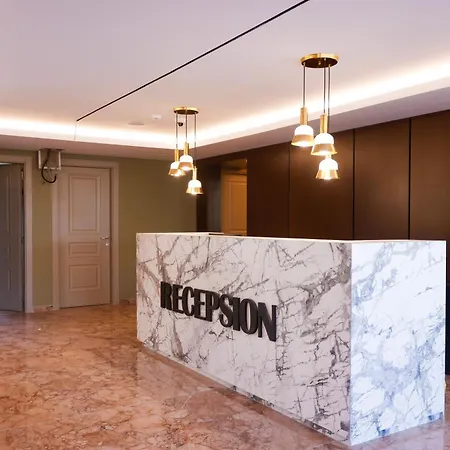 6 Marsi 4* Golem (Tirana)