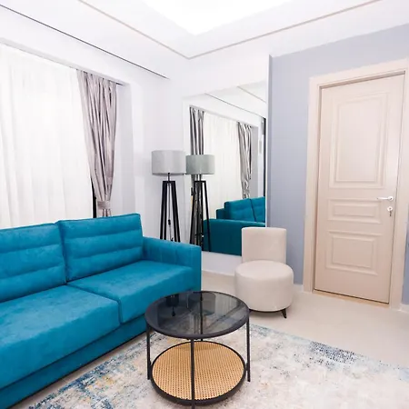 6 Marsi Отель Голем