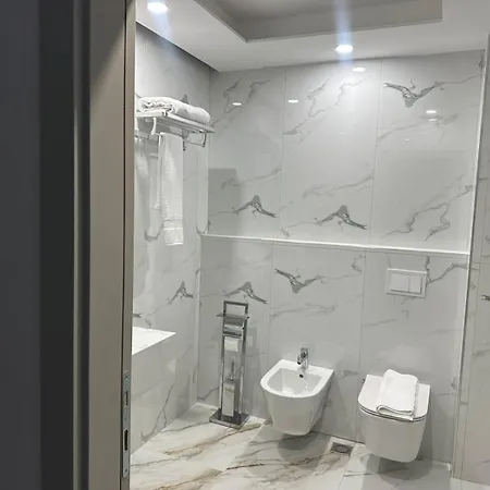 6 Marsi 4* Голем