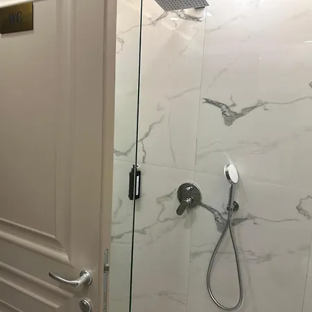 6 Marsi Golem (Tirana)