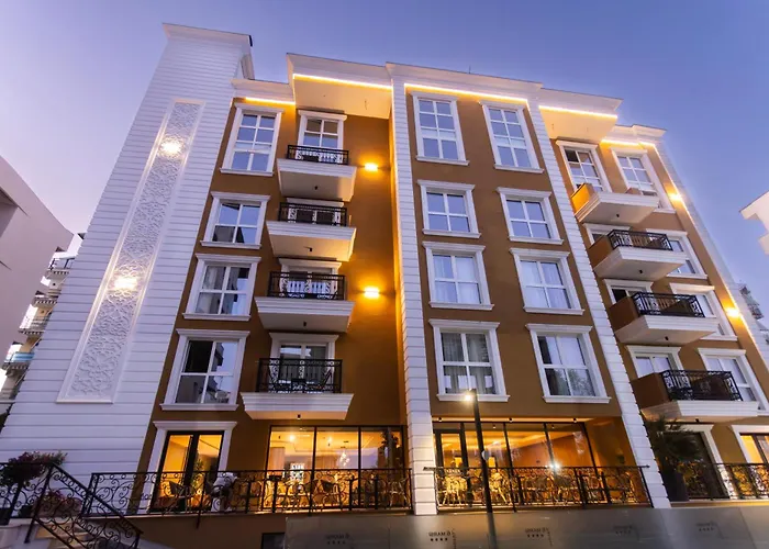 6 Marsi 4* Golem (Tirana)