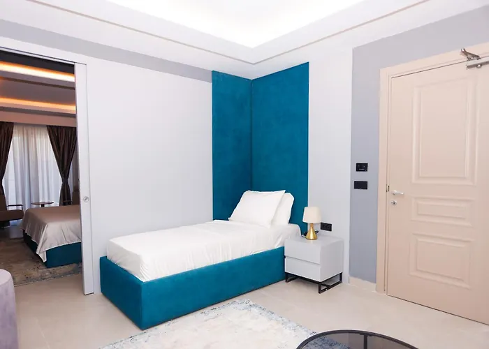 6 Marsi Hotel