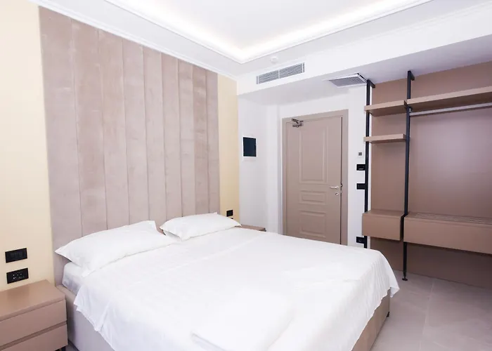 Hotel 6 Marsi