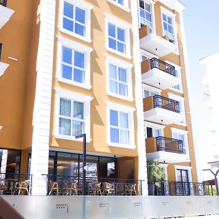 6 Marsi Hotel Golem (Tirana)