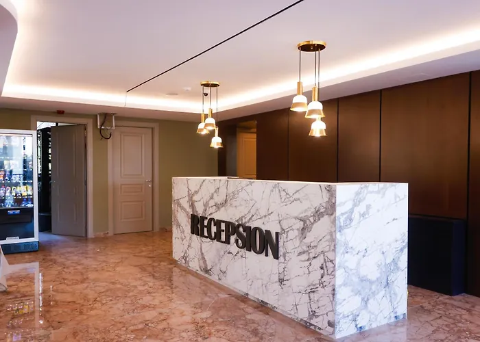 6 Marsi 4* Golem (Tirana)