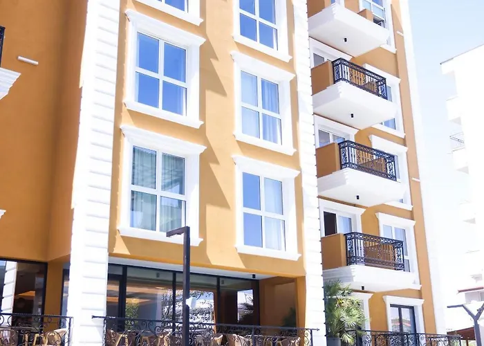 6 Marsi Hotel Golem (Tirana)