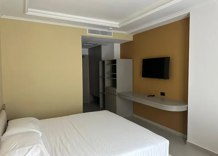 Hotel 6 Marsi
